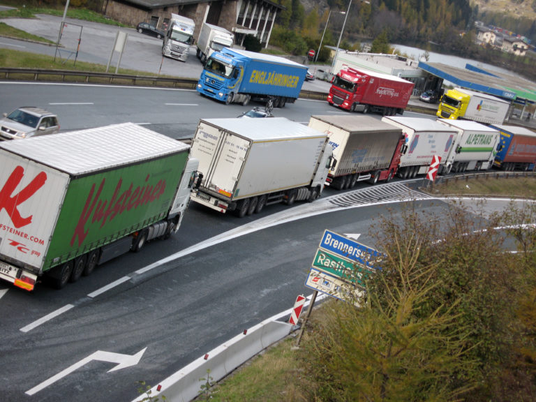 Streit um Ruhezeiten bei LKW-Fahrern