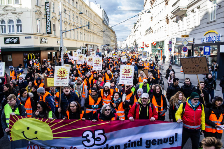 Sozialwirtschaft für drei Jahre gefesselt