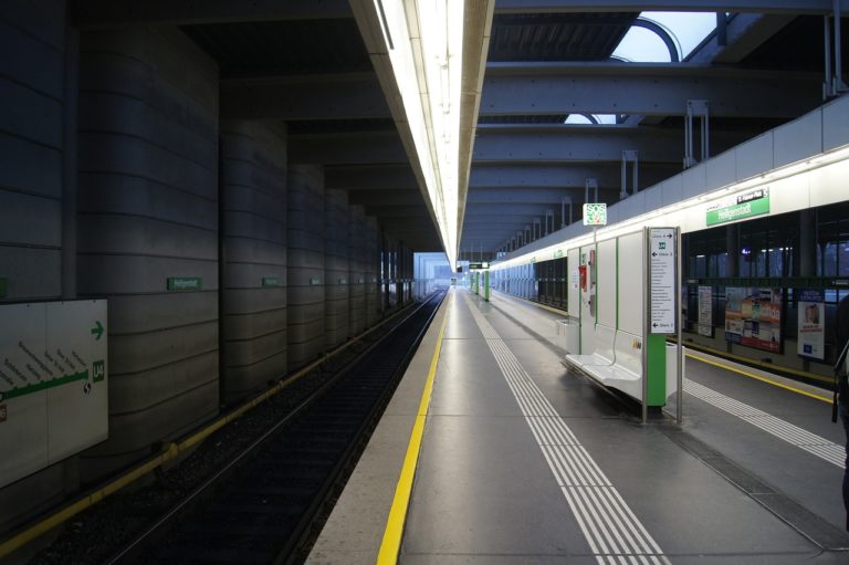 U‑Bahn-Sheriffs zerren Fahrgast aus Wagon