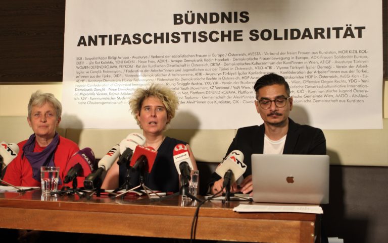 Pressekonferenz des Bündnisses „Antifaschistische Solidarität“