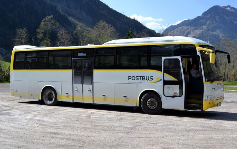 Stillstehende Busse bei ÖBB-Postbus ab September