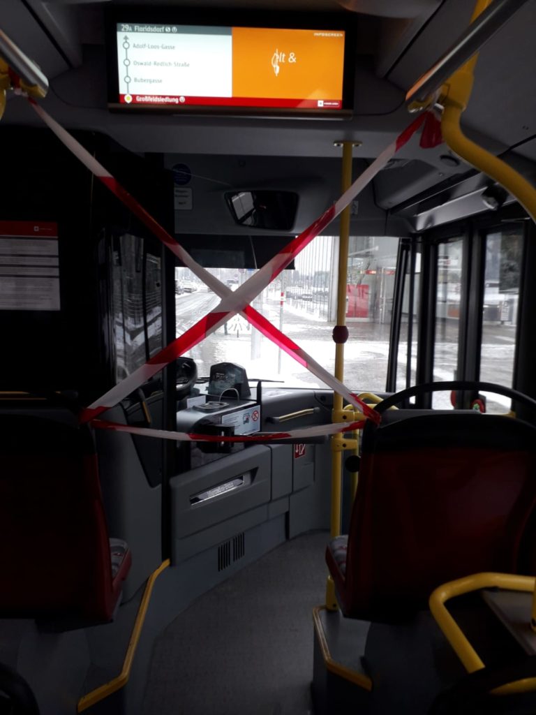 Bus und Bim im Pandemiemodus: Überlastung, Chaos und Maulkorb