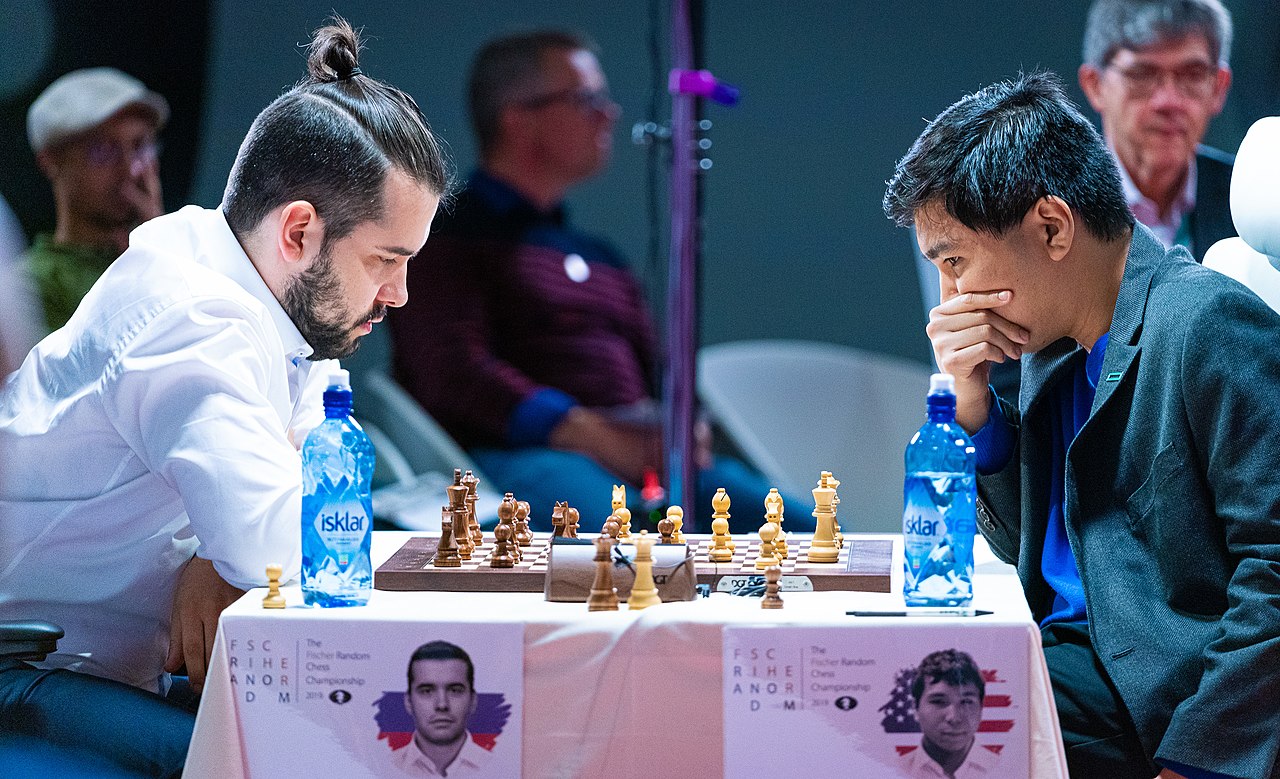 Schach-WM: Nepomnjaschtschi fordert Carlsen