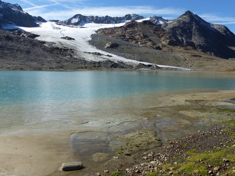 Klimawandel schuf 180 neue Schweizer Gletscherseen binnen zehn Jahren