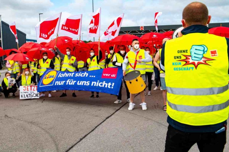 BRD: Streik im Einzelhandel geht weiter – Helden auch hier nicht belohnt