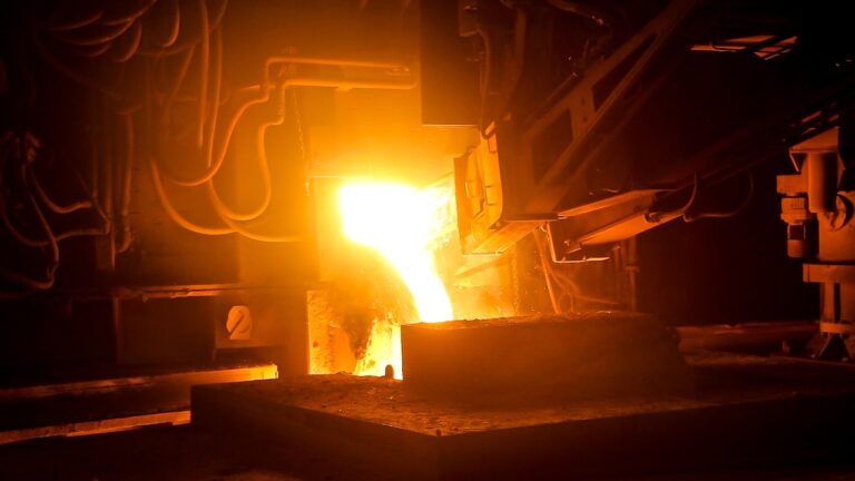 Metallindustrie: Gewerkschaften fordern 4,5% Lohn- und Gehaltserhöhung