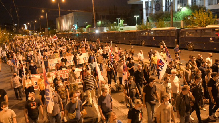 Protest gegen NATO und Krieg in Griechenland