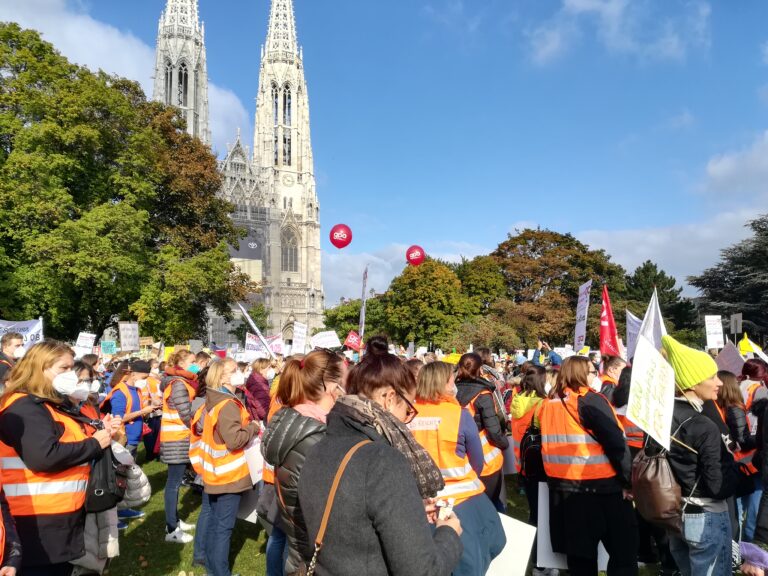 „Schluss mit netten Tanten!“ – 5.000 Pädagoginnen protestierten