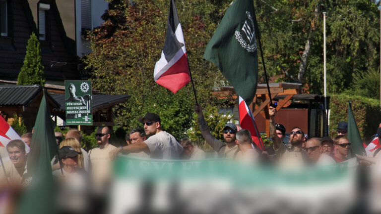 Neonazi-Patrouille an der Grenze zwischen Deutschland und Polen