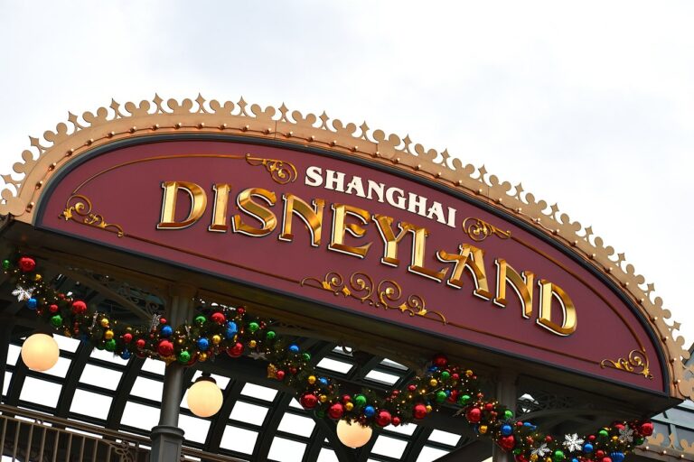 Pandemie-Politik ohne Humor: Disneyland in Schanghai abgeriegelt