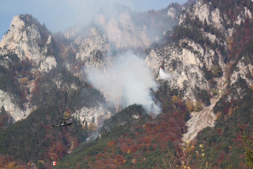 Waldbrände im Raxgebiet stellen weiterhin eine Herausforderung dar