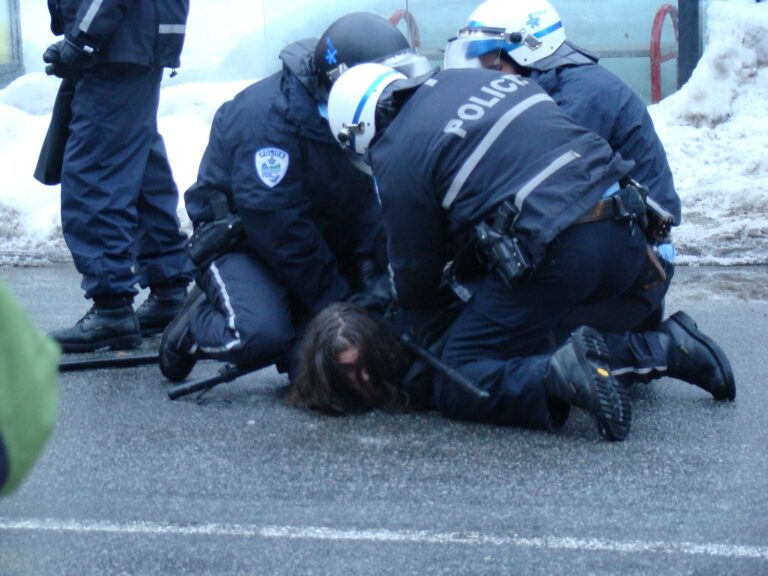 Tod nach Polizeieinsatz führt zu Protesten in Deutschland