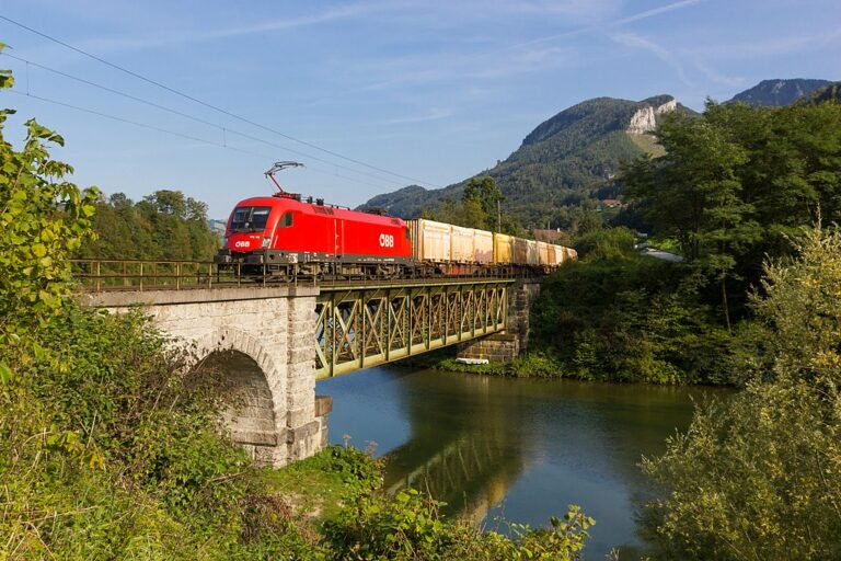 Herbstlohnrunden: 500 Euro mehr im Monat im Eisenbahnbereich