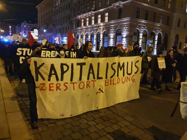 Demonstration gegen das Kaputtsparen der Universitäten in Wien