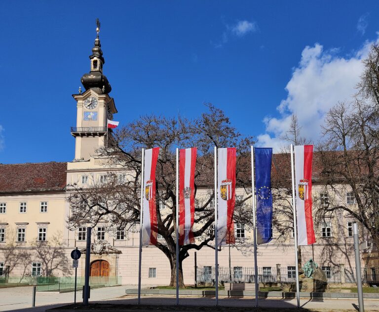 Oberösterreich: Schwarz-blaue Landesregierung verschärft Sozialhilferegeln