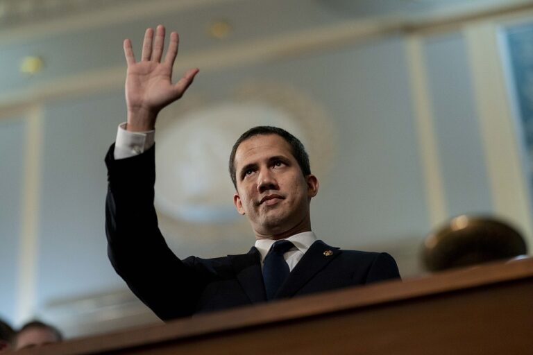 Venezolanischer „Übergangspräsident“ Guaidó verliert sein fiktives Amt