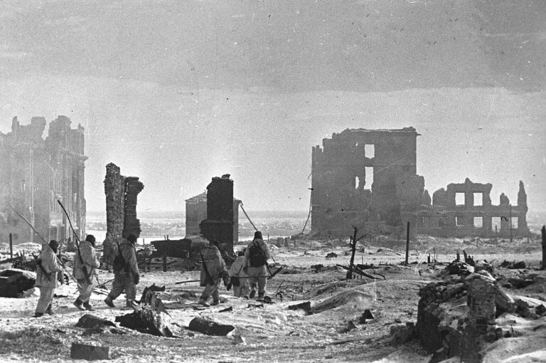 Stalingrad: Sofort nach der Kapitulation begannen tausende Bauarbeiter aufzuräumen