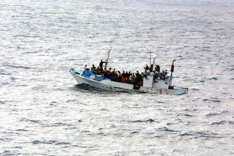 Erneute Flüchtlingsunglücke vor Lampedusa: Tote und Vermisste nach dem Untergang von zwei Schiffen