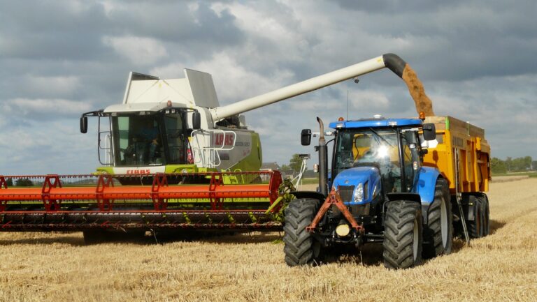 Zwei Landwirte und ein Dachdecker in schwere Arbeitsunfälle involviert