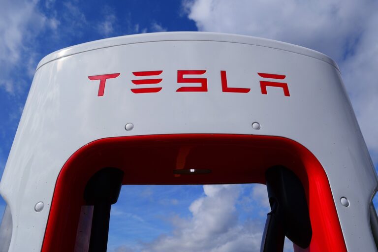 Mehrheit in Schweden unterstützt Tesla-Streiks