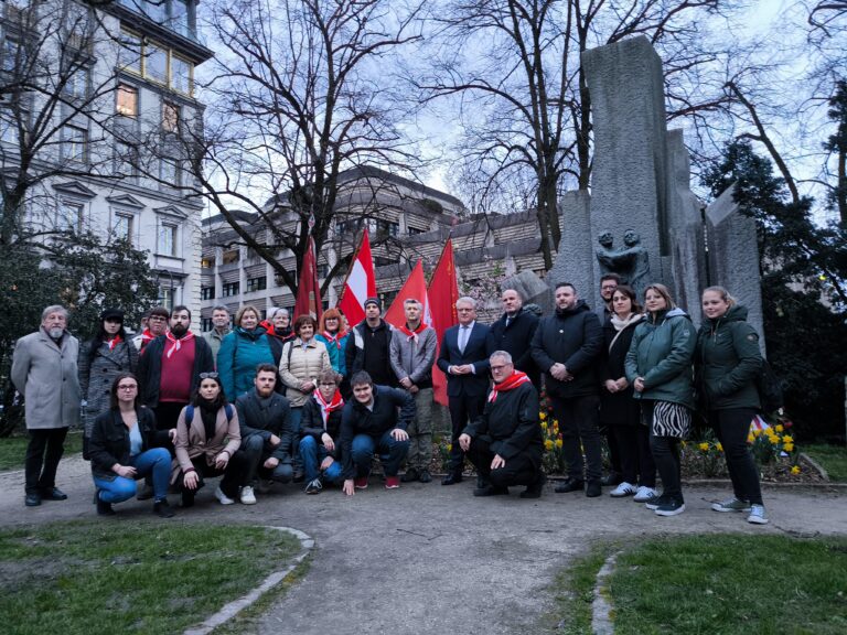 Kranzniederlegung anlässlich des Jahrestags der Okkupation Österreichs