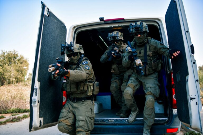 Polizei stürmt vor Maikundgebung Chadasch-Büro in Nazareth