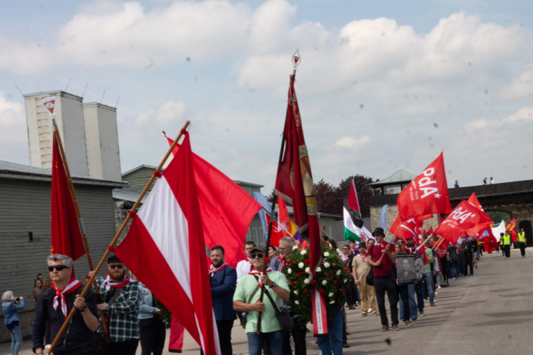 Partei der Arbeit zur Befreiungsfeier in Mauthausen und zur medialen Berichterstattung