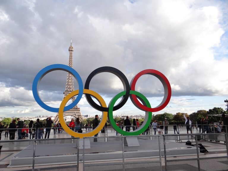 Im Vorfeld der Olympischen Spiele in Frankreich – Menschen werden vertrieben