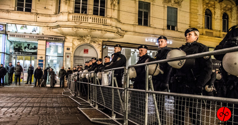 Friedliche Proteste „systematisch eingeschränkt und unterdrückt“