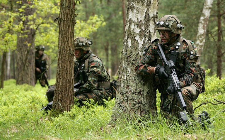 Kärntner Jägerin stellt deutsche Soldaten