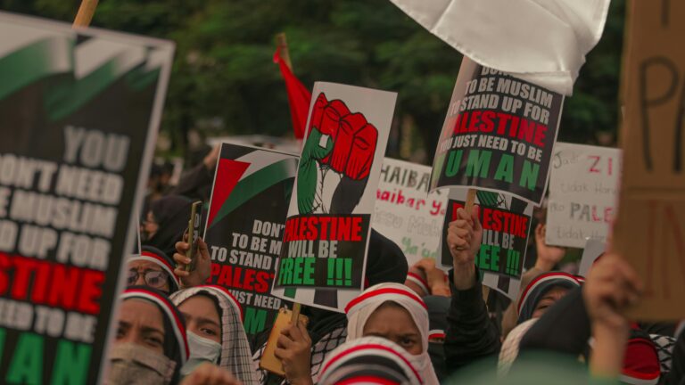 Weltgewerkschaftsbund und PAME begrüßen massive Anti-Kriegs-Proteste in Israel