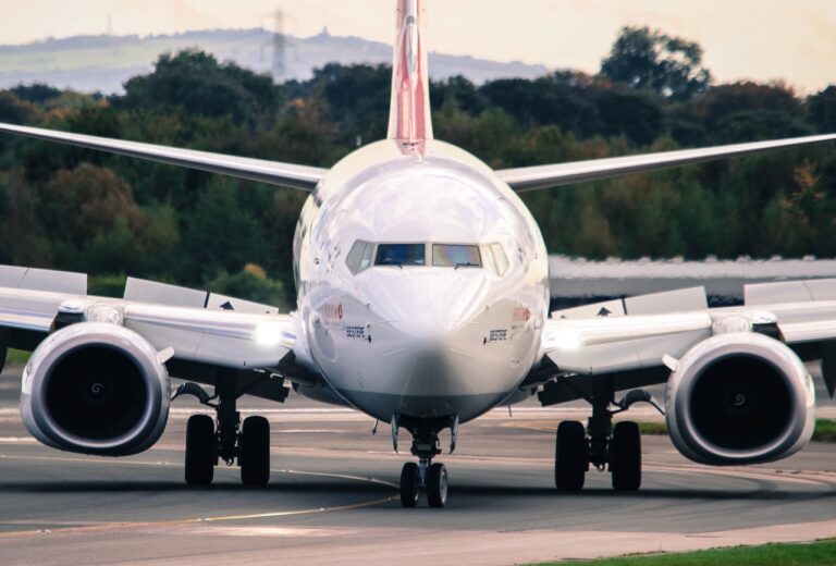 Boeing streicht 17.000 Stellen und verklagt Gewerkschaft