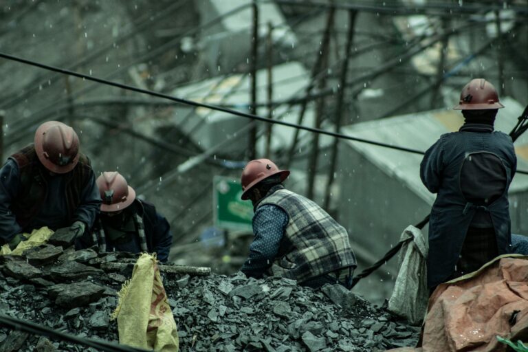 Eintägiger Hungerstreik im Inskaya-Bergwerk: Einigung über Lohnzahlungen