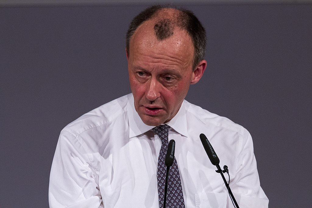 „Der Standard“ bietet Kriegshetzer Merz ein Forum