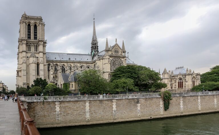 Notre Dame Renovierung