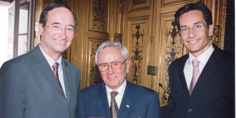 Ex-Finanzminister Karl-Heinz Grasser wandert (endlich) hinter Gitter