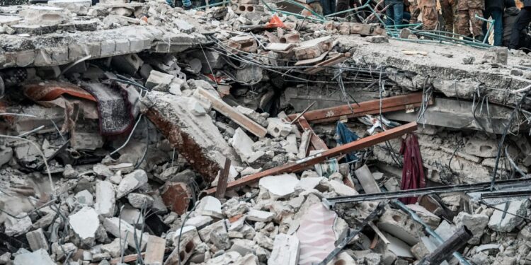 Mehr als 1.000 Tote nach schwerem Erdbeben in Myanmar