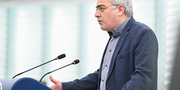 Griechische Kommunisten kritisieren EU-Pläne zur Rüstungsfinanzierung aus privaten Pensionsfonds