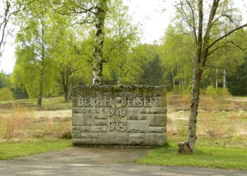 Jugendliche skandieren rassistischen Song in KZ-Gedenkstätte Bergen-Belsen