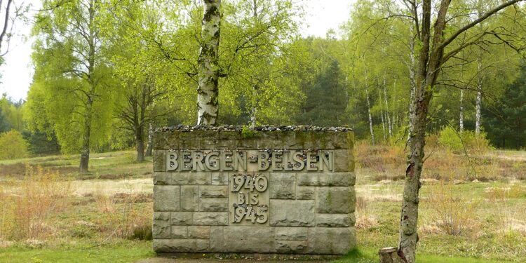 Jugendliche skandieren rassistischen Song in KZ-Gedenkstätte Bergen-Belsen