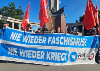 PdA-Kundgebung beim Denkmal der Roten Armee in Wien