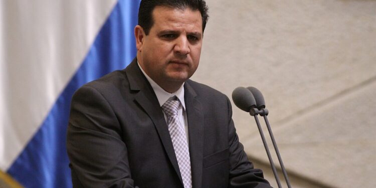 Chadasch-Abgeordneter Odeh gewaltsam aus Knesset entfernt