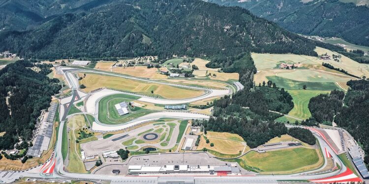 Arbeitsunfälle in Tirol und der Steiermark: Lkw-Unfall glimpflich, Mäharbeiten enden tödlich