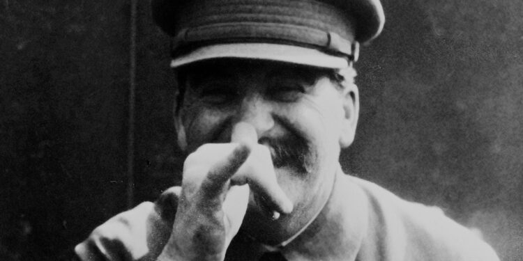 Neues Stalin-Relief in Moskauer Metro