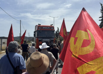 Griechische Kommunisten blockieren Munitionstransport in die Ukraine