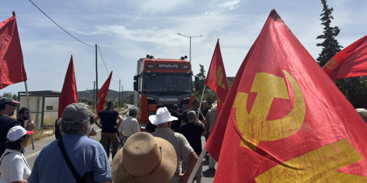 Griechische Kommunisten blockieren Munitionstransport in die Ukraine