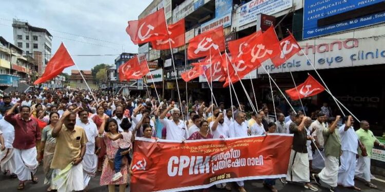 Willkürliche Abschiebungen und gefährliche Spaltung – CPI(M) kritisiert Regierung scharf