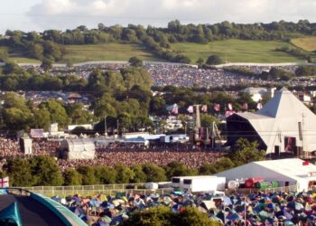 Rap, Repression und Widerstand: Kneecap trotzt britischer Zensur auf Glastonbury
