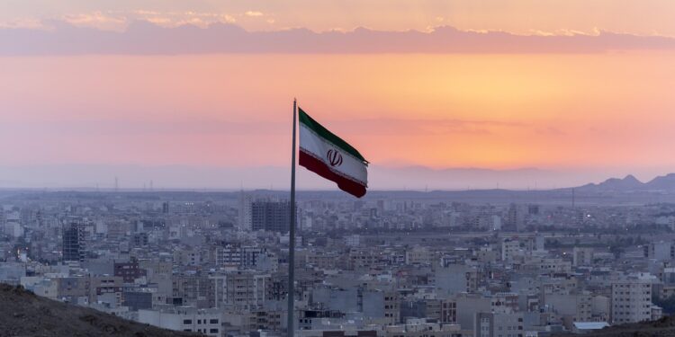 USA und Israel verschärfen Druck auf Iran: Drohkulisse vor Angriff wird Realität