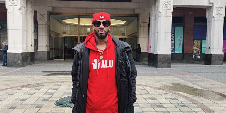 Amazon-Gewerkschafter Chris Smalls von israelischen Repressionskräften gefoltert